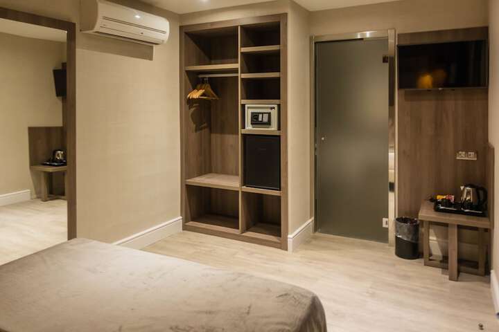 Room 15 of 51