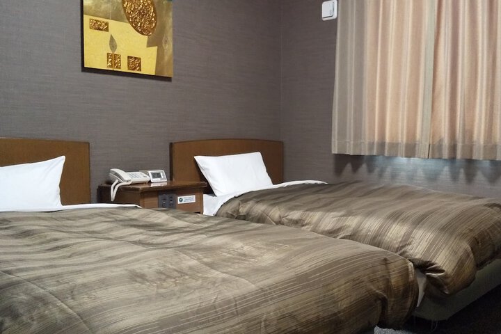 Room 8 of 21