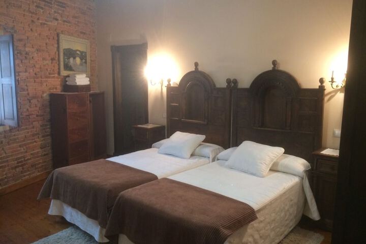 Room 3 of 40
