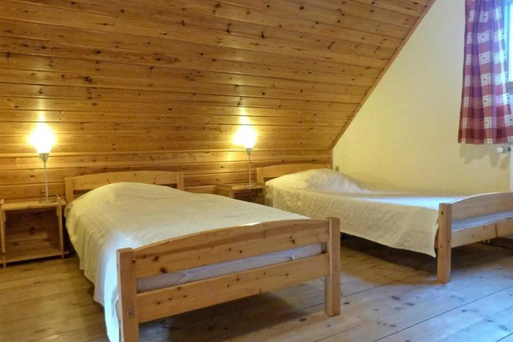 Room 4 of 13
