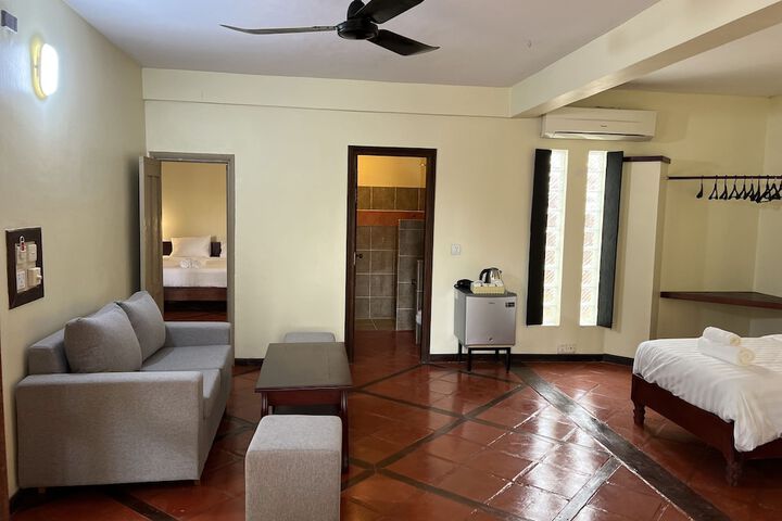 Room 5 of 80