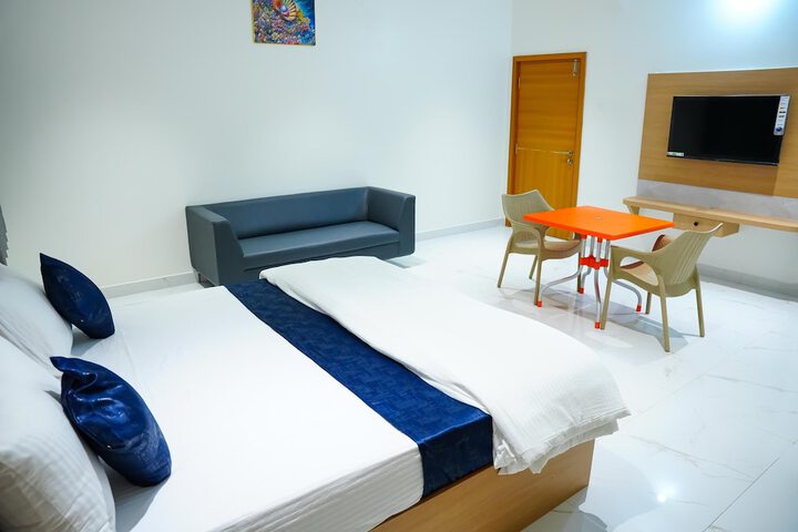 Room 7 of 11