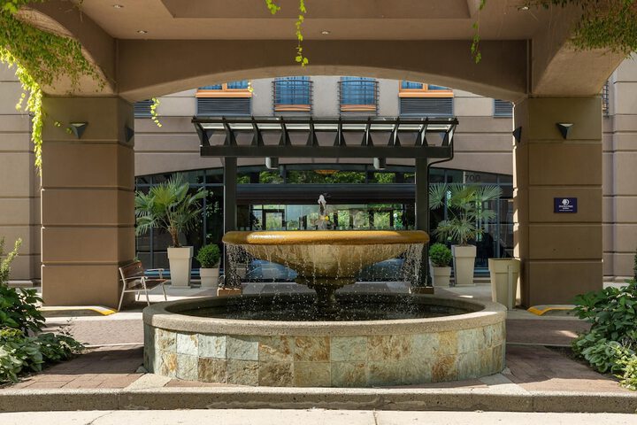Hotel Exterior 59 of 64