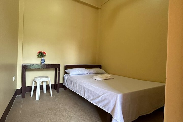 Room 12 of 24