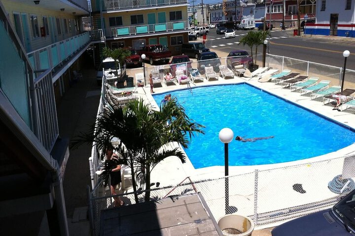 Pool 37 of 53
