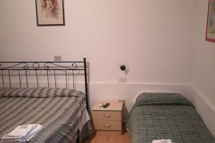 Room 15 of 46
