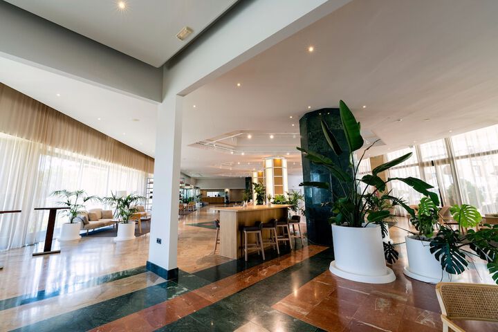 Hotel Interior 11 of 124