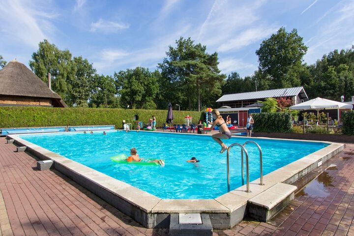 Pool 10 of 40