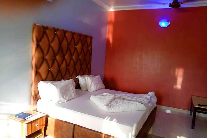 Room 3 of 16