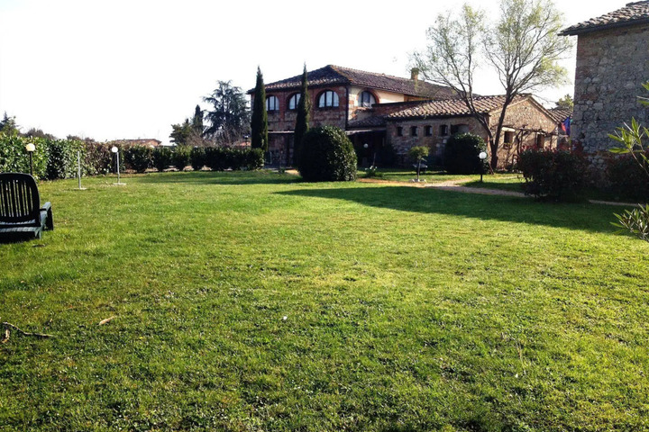 Photo 12