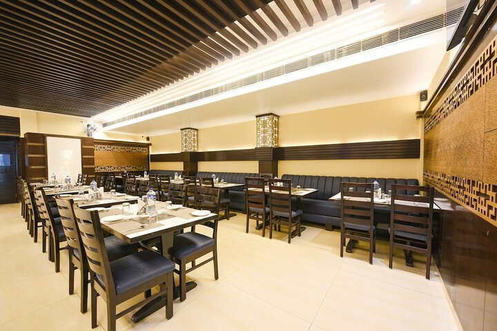 Dining 35 of 48