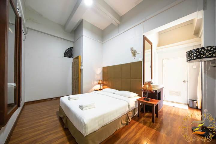 Room 21 of 47