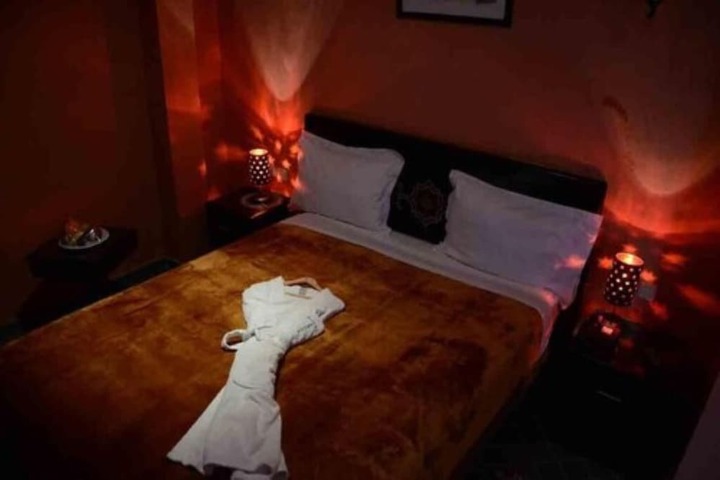 Room 6 of 24