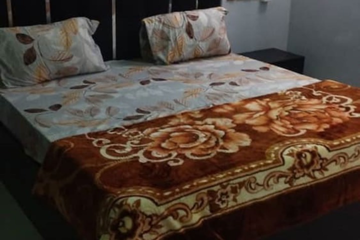 Room 10 of 33