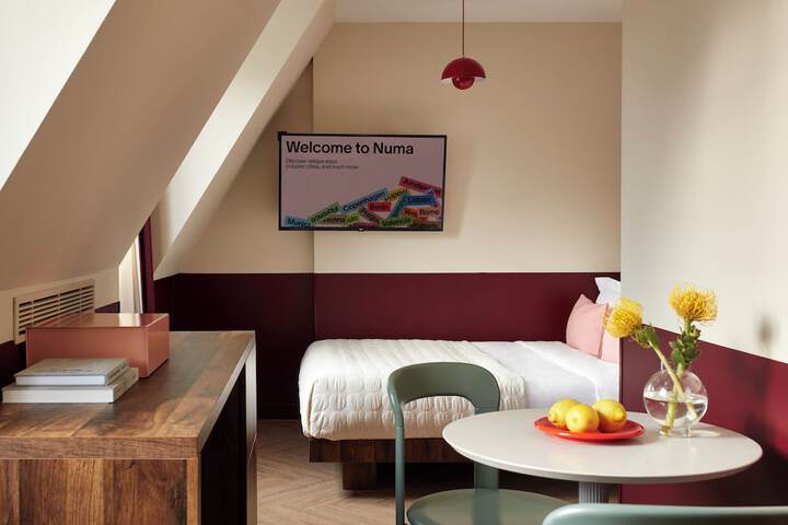 Room 8 of 49