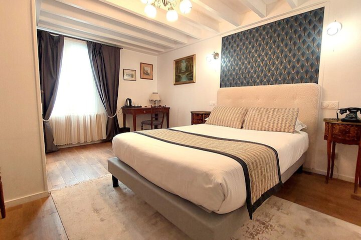 Room 7 of 27