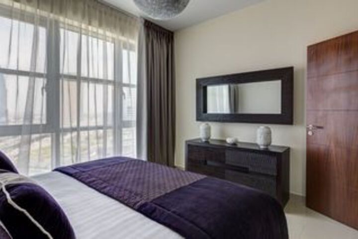 Room 4 of 12