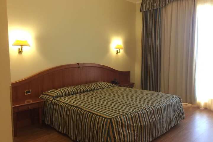 Room 8 of 20