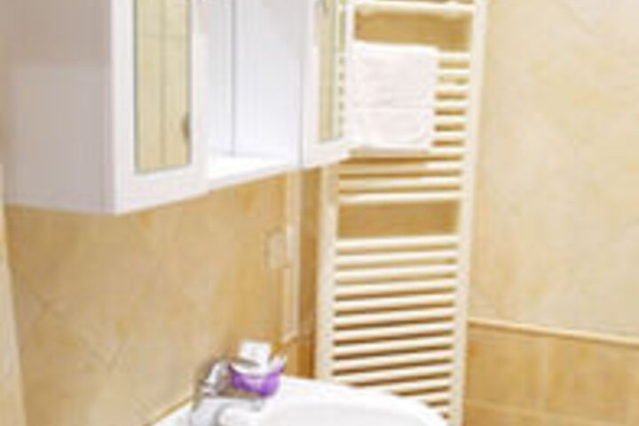 Room 15 of 160
