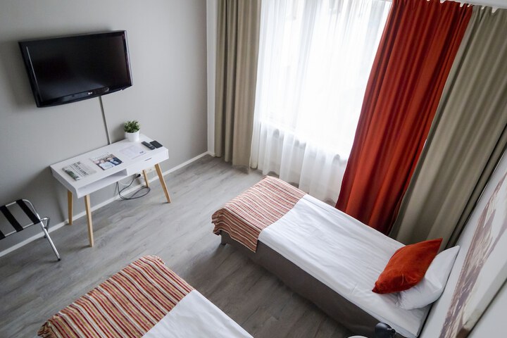 Room 5 of 35
