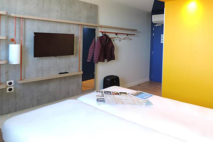 Room 17 of 39
