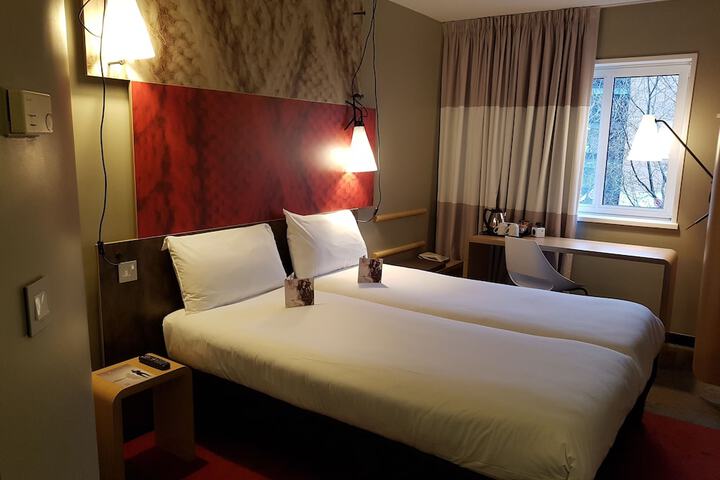 Room 5 of 56