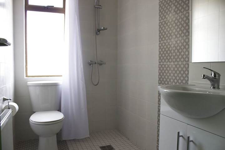 Room 7 of 16