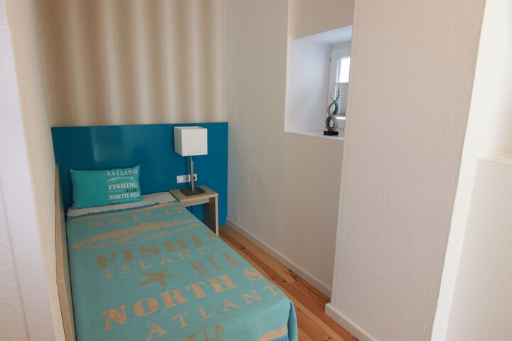 Room 25 of 106
