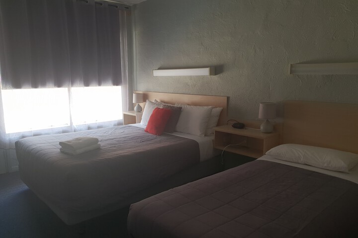 Room 6 of 38