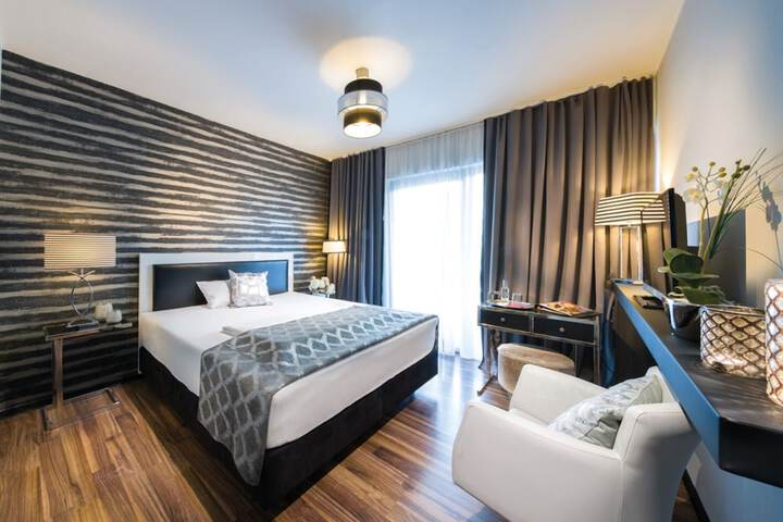 Room 11 of 50