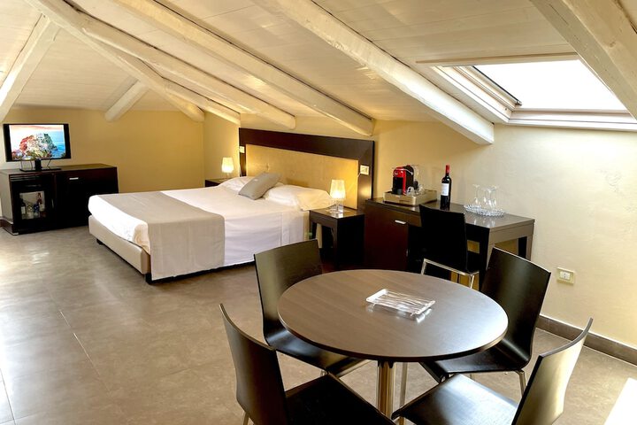 Room 15 of 43