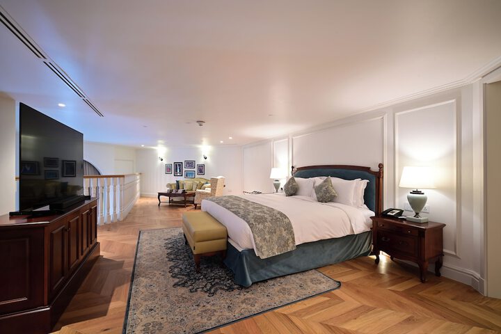 Room 14 of 42