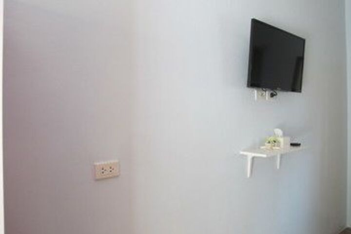 Room 32 of 47