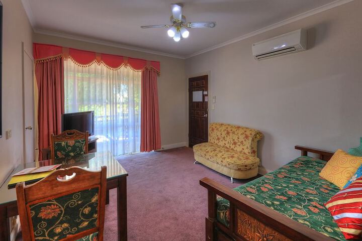 Room 12 of 156