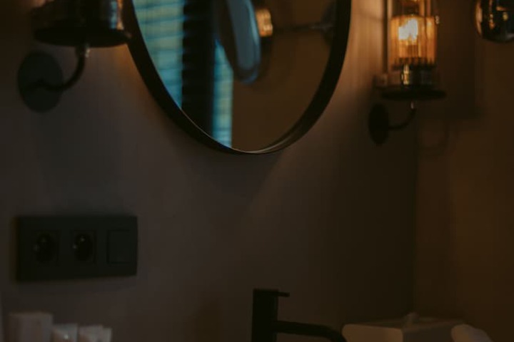 Room 40 of 102