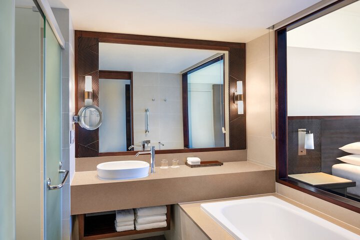 Room 32 of 151
