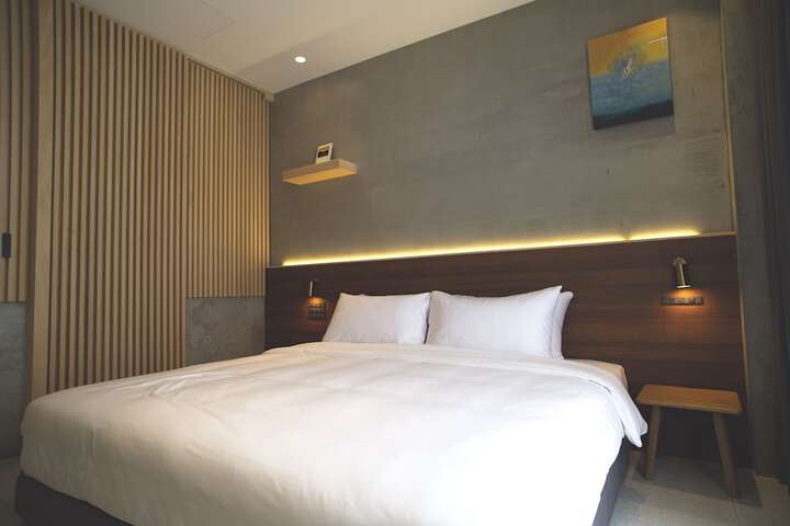 Room 18 of 138