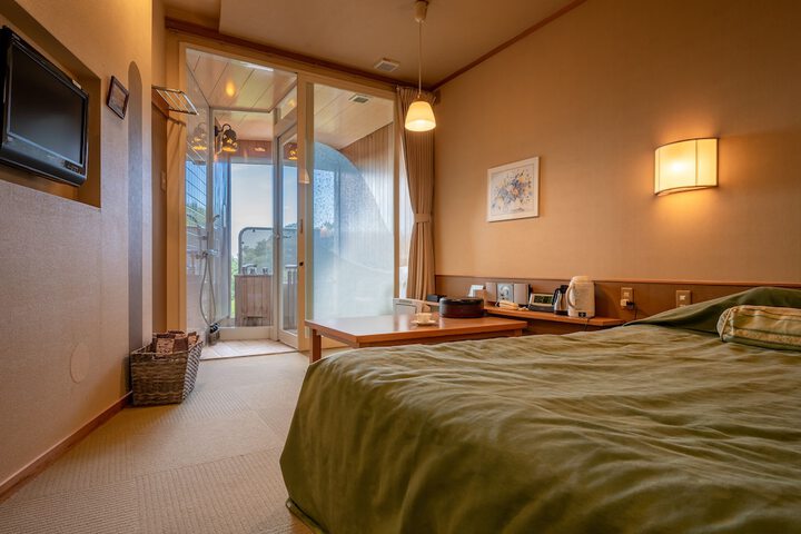 Room 3 of 92