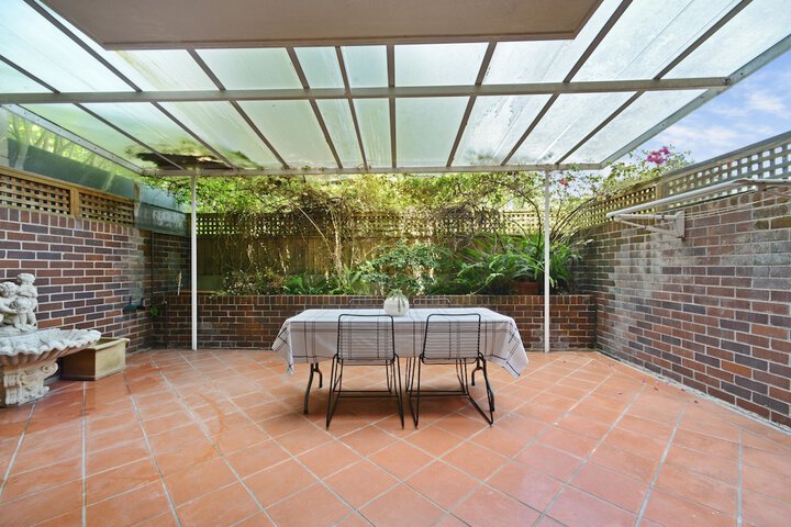 Hotel Exterior 12 of 13