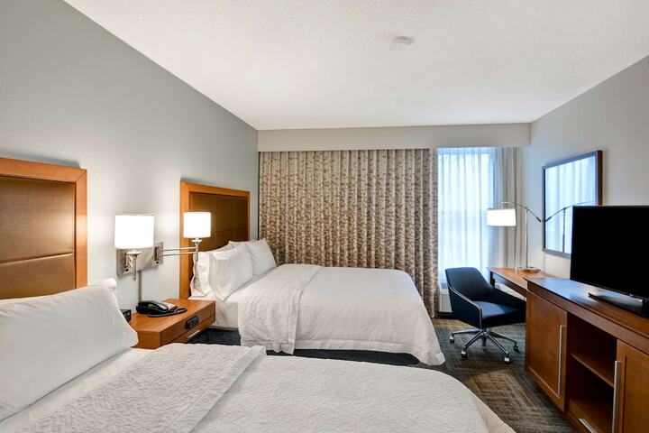 1 Queen Bed | Refrigerator (6 of 11)