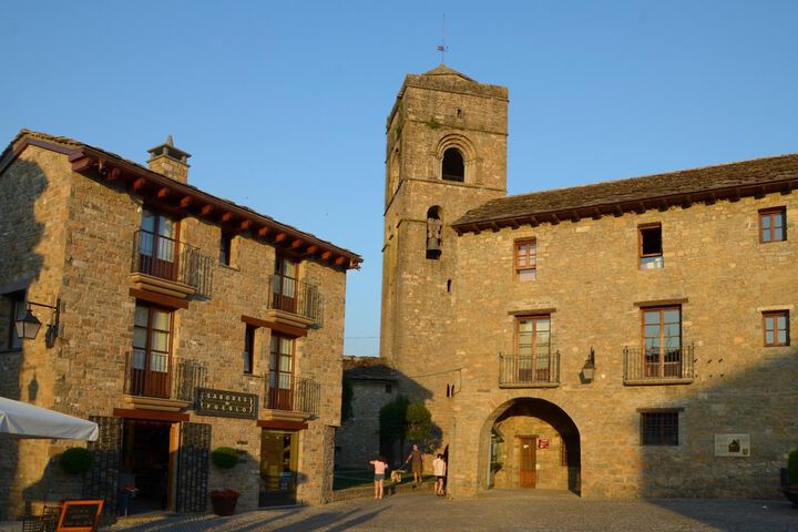 Hotel Entry