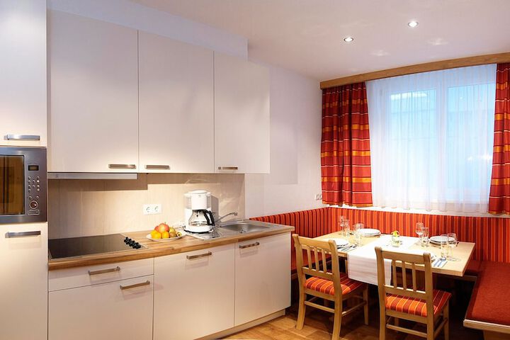 Room 20 of 38