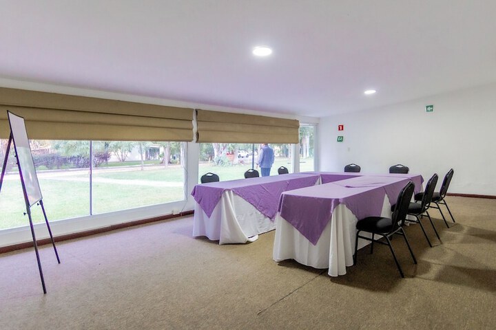 Ballroom/Hall 124 of 179