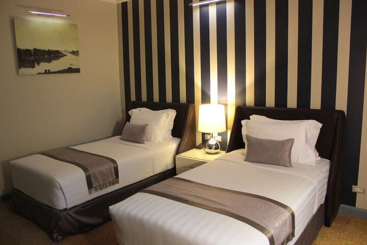 Room 16 of 64