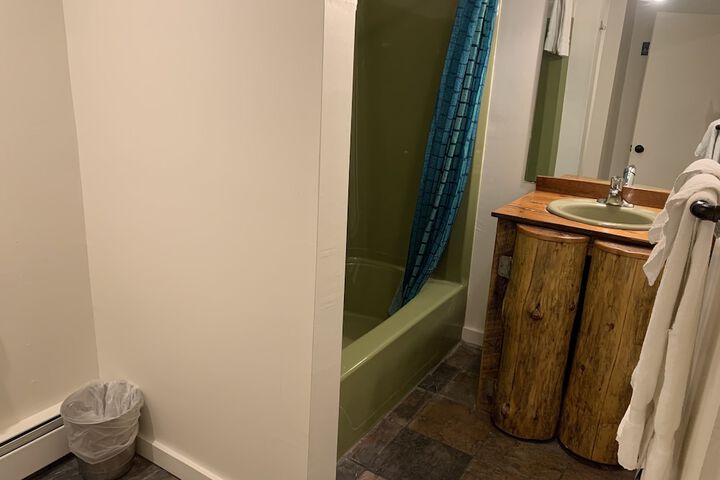 Room 54 of 77