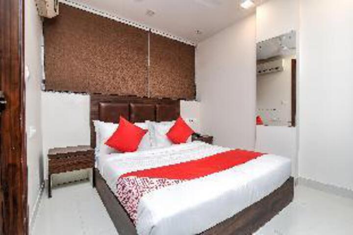 OYO Flagship 43289 Srikrishnan Residency Raja Mill Rd