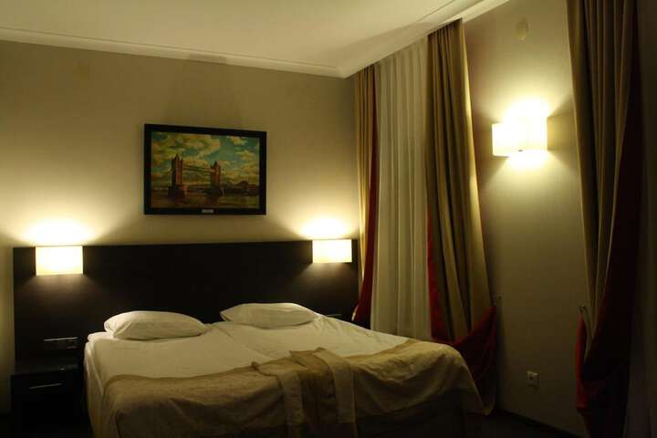 Room 27 of 63