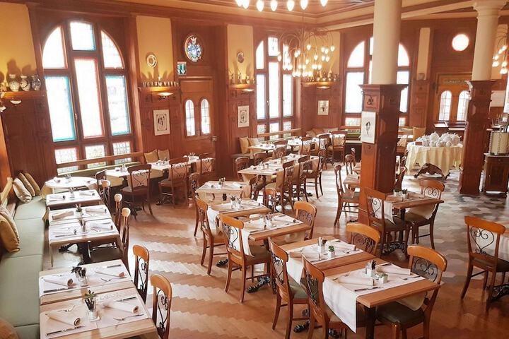 Dining 101 of 132