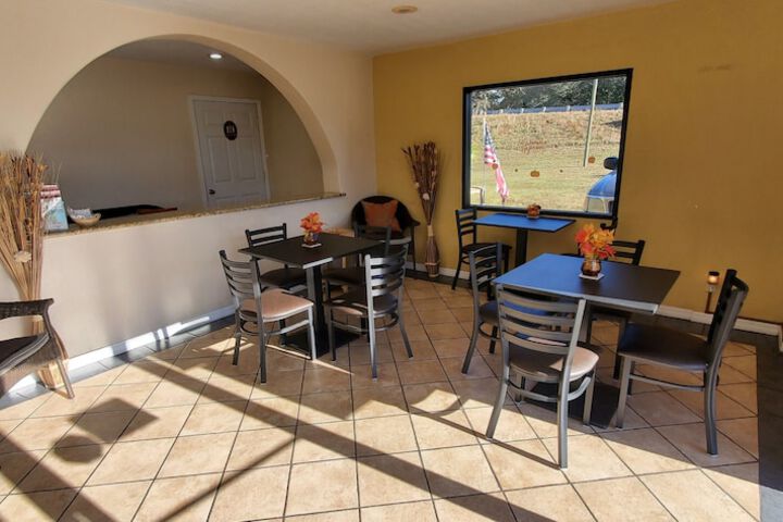 Breakfast area