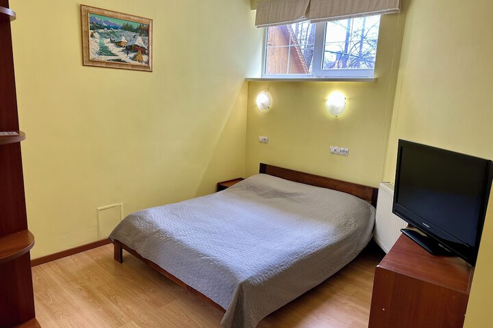 Room 8 of 65